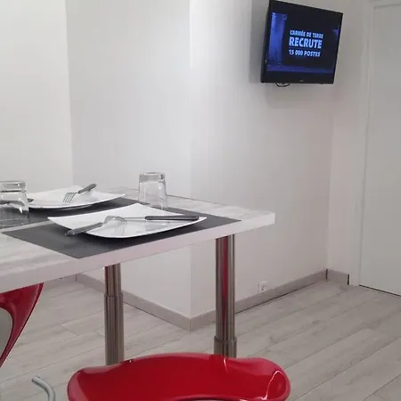 Logement Entier - Gare - Chateau - Centre+wifi Promo Apartment *